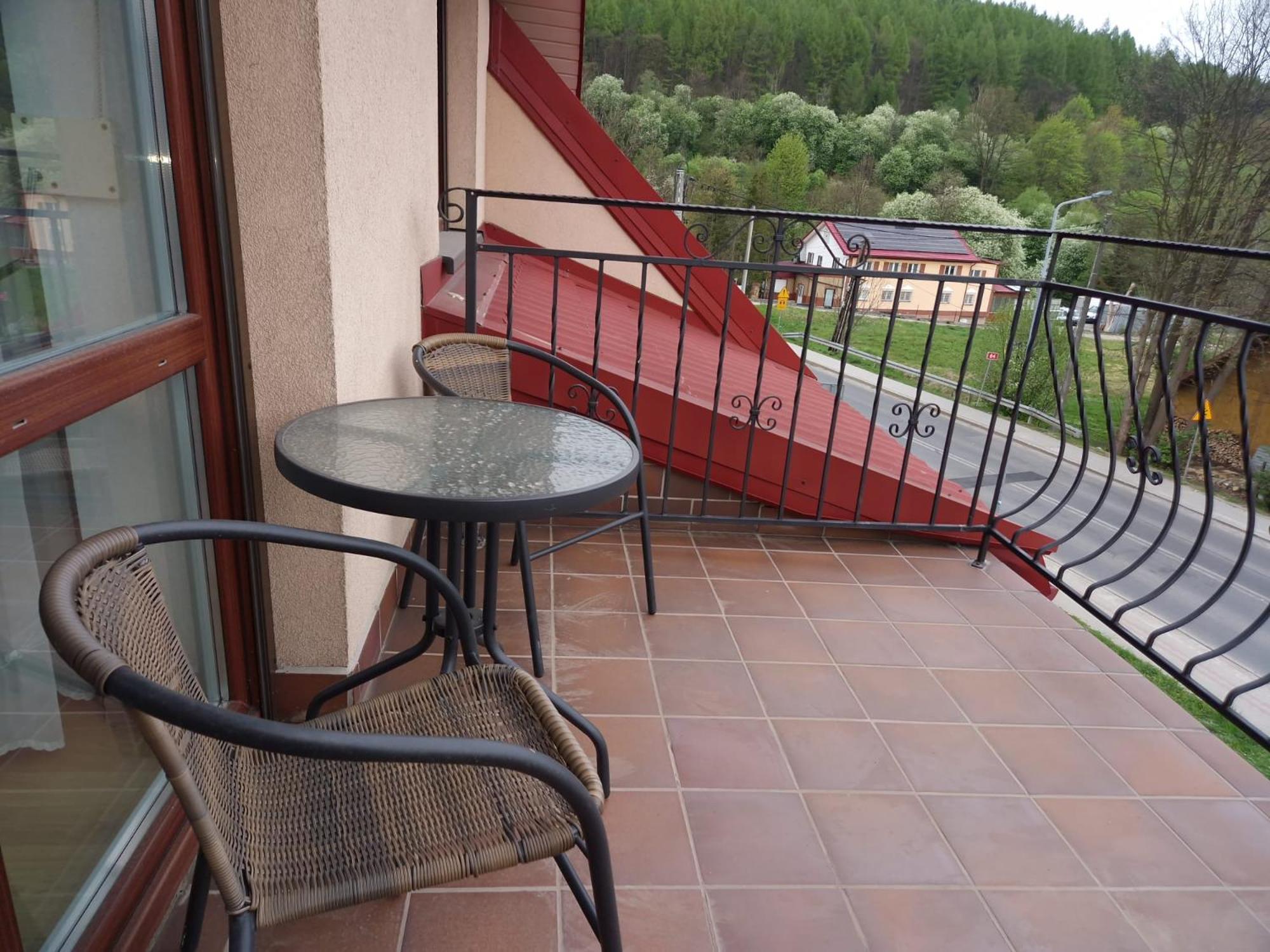 Gosciniec Ustrzycki Hotel Ustrzyki Dolne Exterior foto